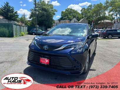 Used 2021 Toyota Sienna LE