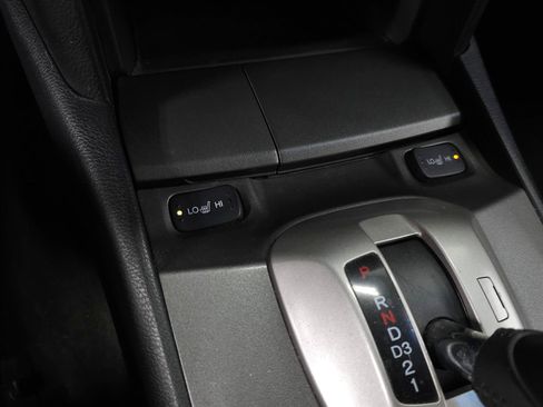 Used 2010 Honda Crosstour EX-L image 23