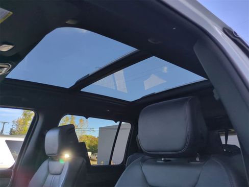 Used 2023 Jeep Wagoneer Series II w/ Convenience Group I image 18