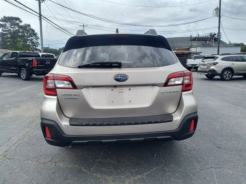 Used 2018 Subaru Outback 2.5i Limited AWD/4WD image 4
