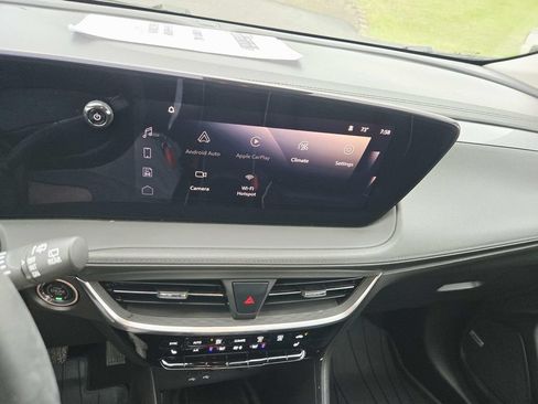 Used 2024 Buick Encore GX Avenir w/ Avenir Technology Package FWD image 21