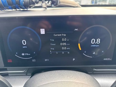 Used 2024 Hyundai Kona Limited FWD image 17