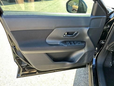 New 2026 Nissan Kicks S image 10