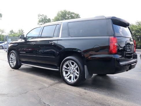 Used 2017 Chevrolet Suburban Premier AWD/4WD image 3