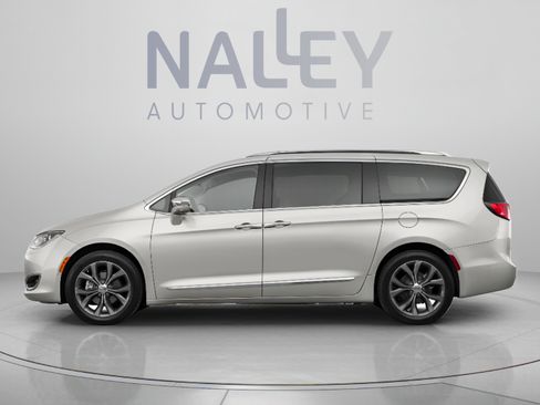 Used 2019 Chrysler Pacifica Limited w/ Advanced Safetytec Group FWD image 3