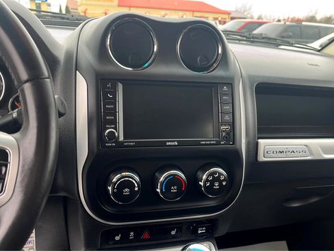 Used 2014 Jeep Compass Latitude w/ Sun/Sound Group image 11