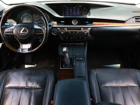 Used 2016 Lexus ES 350 w/ Luxury Package w/Wood Trim FWD image 25