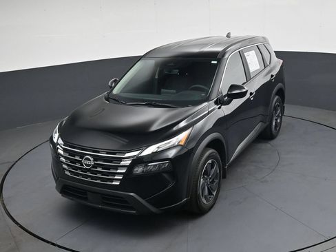 Certified 2026 Nissan Rogue SV FWD image 42