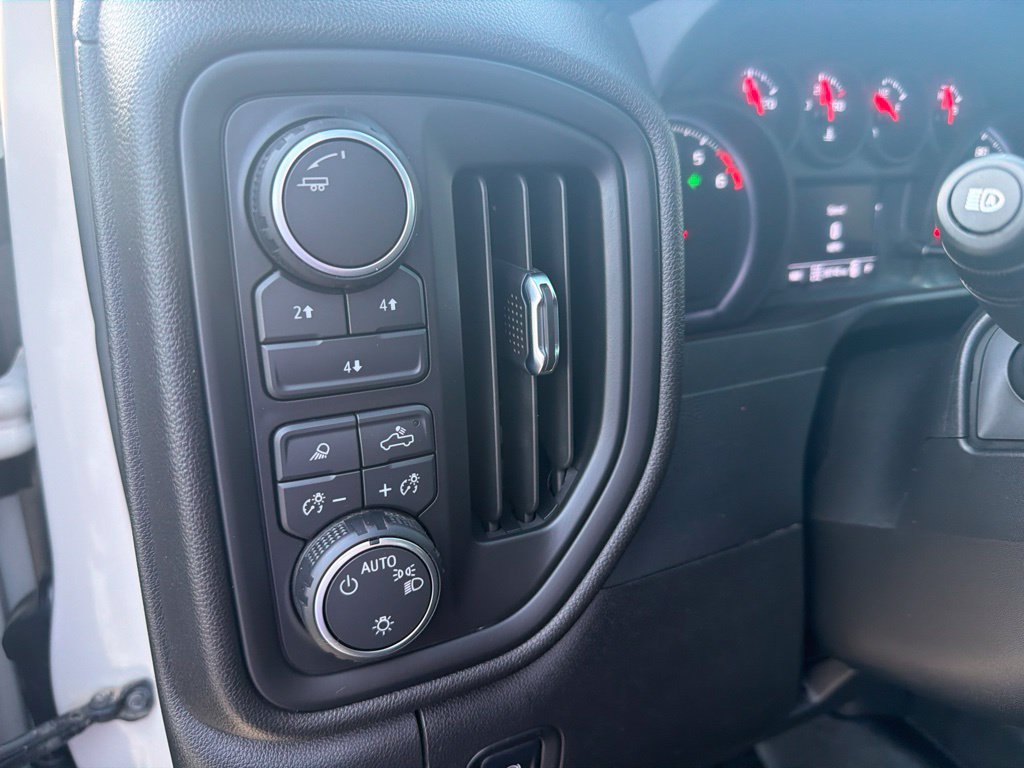Used 2026 Chevrolet Silverado 2500 Custom AWD/4WD image 13