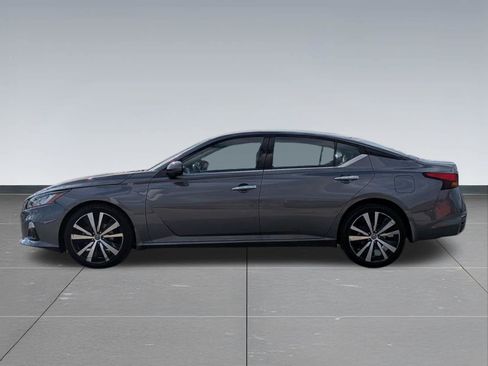 Used 2020 Nissan Altima 2.5 Platinum AWD/4WD image 2