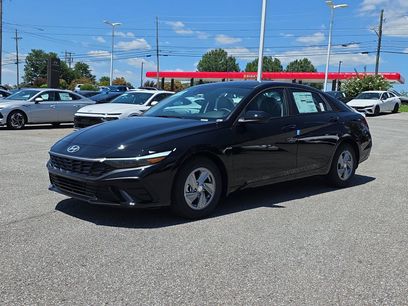 New 2026 Hyundai Elantra SE