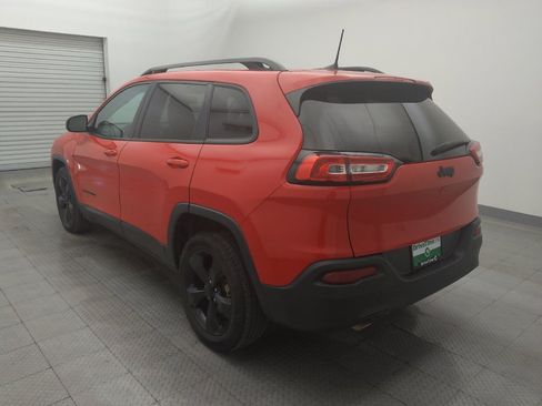 Used 2018 Jeep Cherokee Latitude w/ Altitude Package image 5