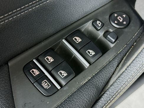 Certified 2023 BMW M550i xDrive w/ Executive Package image 18