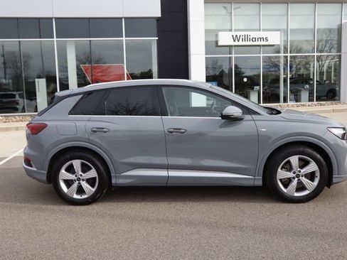 Used 2024 Audi Q4 e-tron Premium image 2