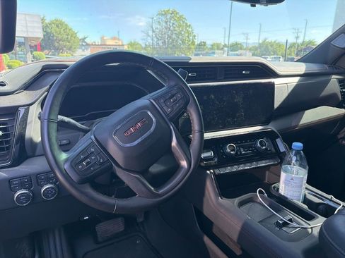Used 2025 GMC Sierra 2500 AT4 w/ AT4 Premium Plus Package AWD/4WD image 11
