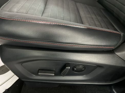 Used 2025 Ford Explorer ST-Line image 14