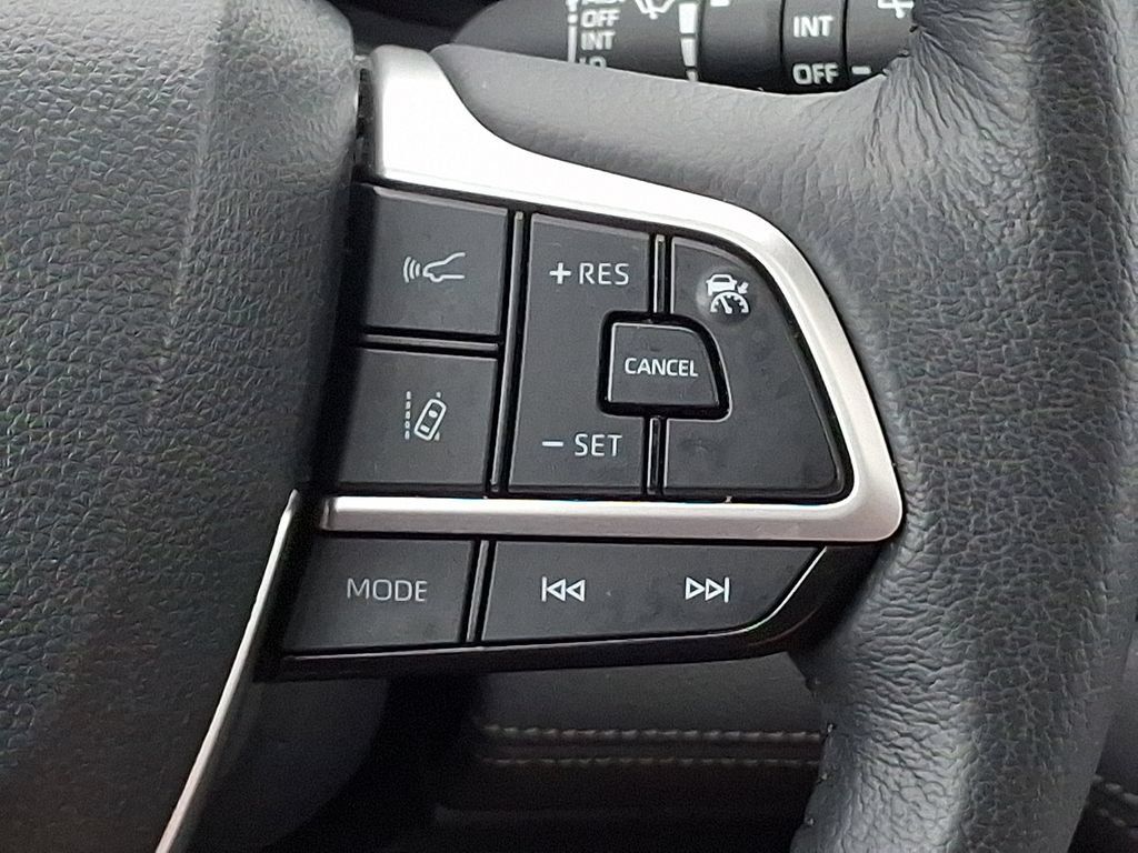 Used 2024 Toyota Sienna XLE w/ XLE Plus Package AWD/4WD image 24