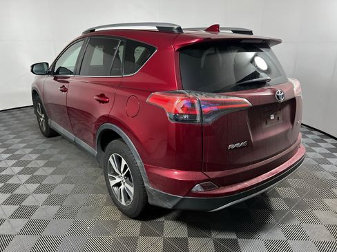 Used 2018 Toyota RAV4 XLE image 7