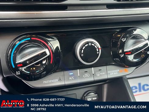 Used 2023 Hyundai Kona SEL AWD/4WD image 18