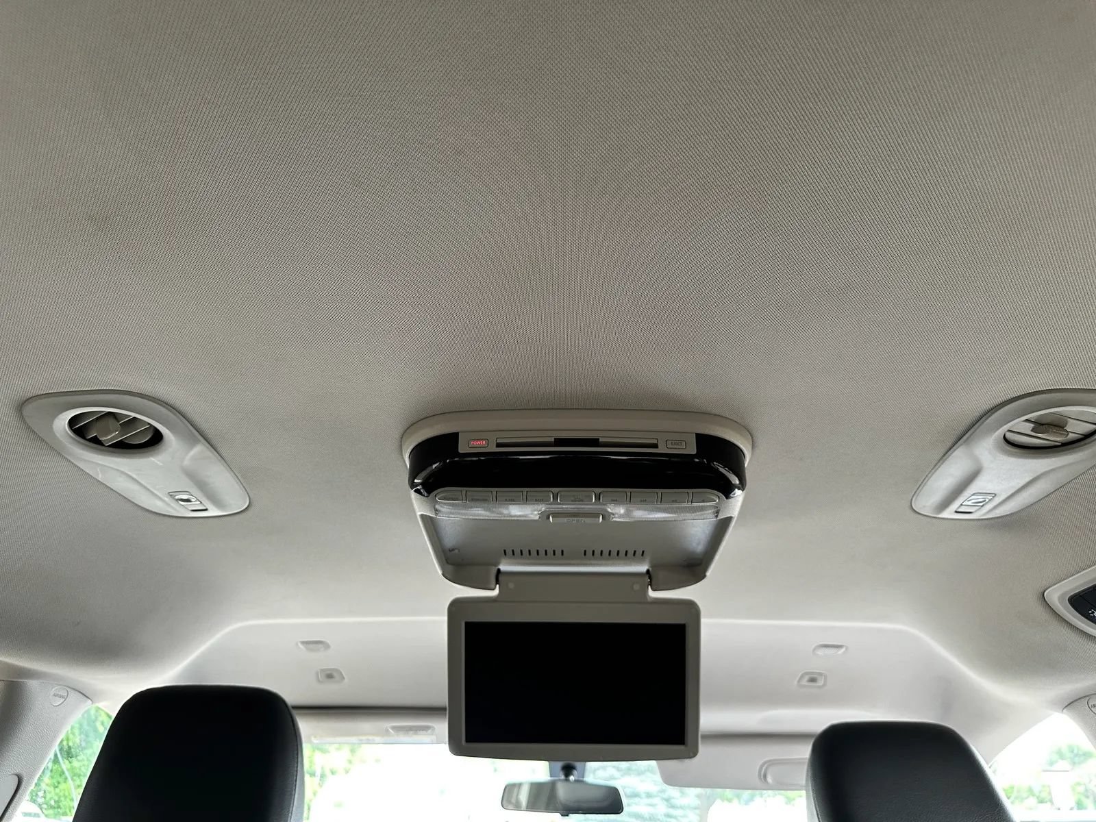 Used 2018 Chrysler Pacifica Touring-L FWD image 26