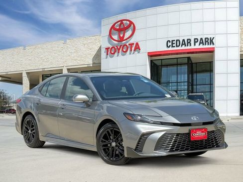 Used 2026 Toyota Camry SE w/ Convenience Package FWD image 1