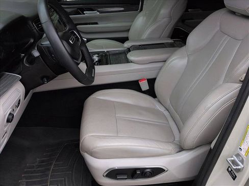 Used 2022 Jeep Wagoneer Series II AWD/4WD image 24