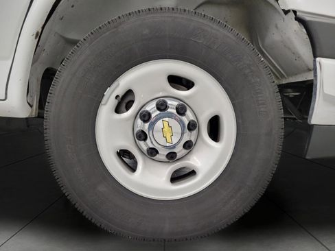 Used 2025 Chevrolet Express 3500 LT w/ LT Preferred Equipment Group image 3
