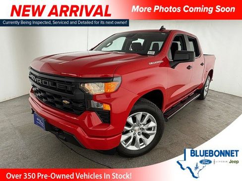Used 2024 Chevrolet Silverado 1500 Custom image 1