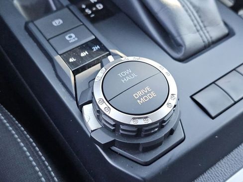 Used 2024 Toyota Tacoma TRD Sport image 11