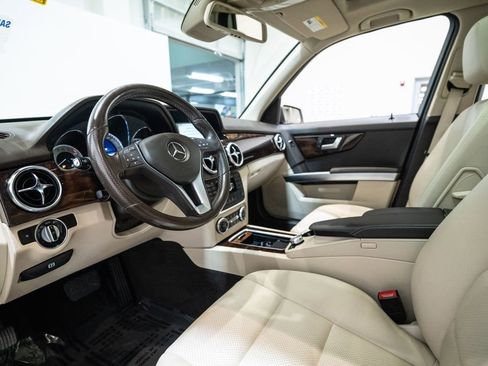 Used 2014 Mercedes-Benz GLK 250 BlueTEC 4MATIC image 4