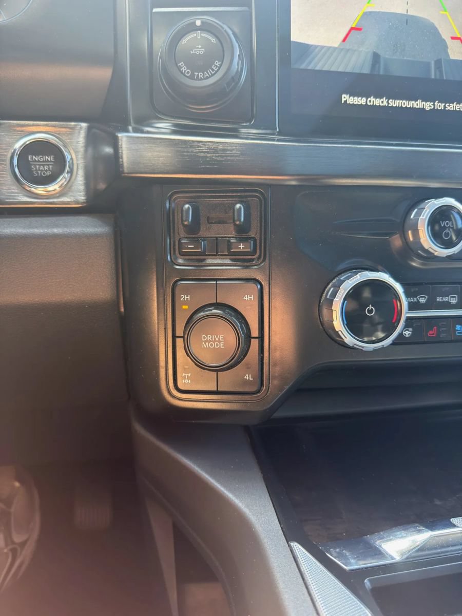 Used 2023 Ford F350 Lariat w/ Lariat Ultimate Package AWD/4WD image 15