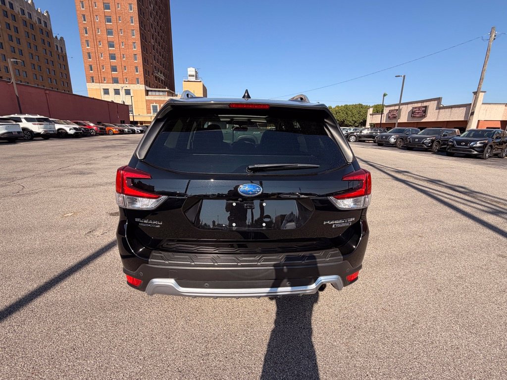 Used 2022 Subaru Forester Touring AWD/4WD image 4