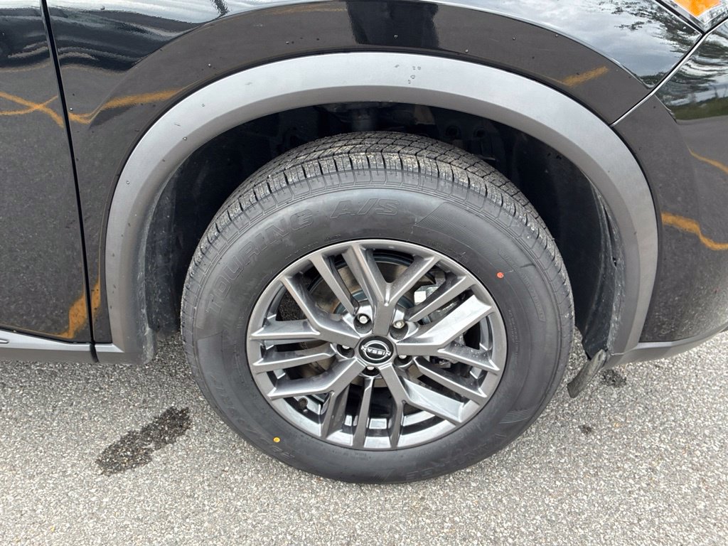 Used 2024 Nissan Rogue S AWD/4WD image 39
