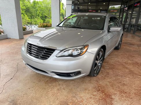 Used 2014 Chrysler 200 Touring w/ 200 S Group FWD image 3
