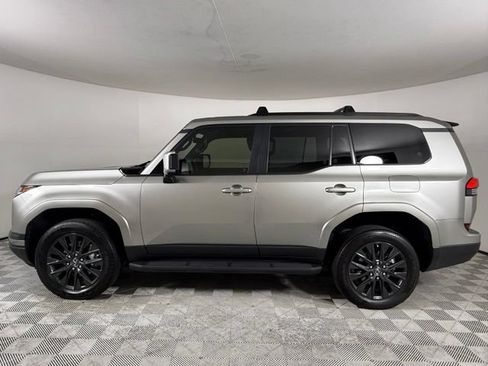 Certified 2025 Lexus GX 550 w/ Accessory Package (2T) AWD/4WD image 3