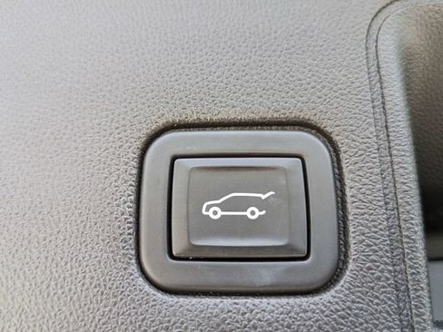Used 2023 GMC Terrain SLE w/ Driver Convenience Package AWD/4WD image 15