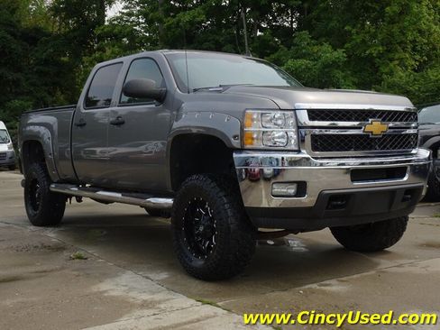 Used 2013 Chevrolet Silverado 2500 LT w/ Interior Plus Package AWD/4WD image 4