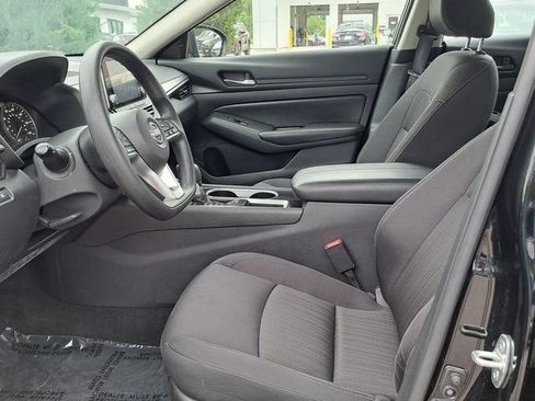 Used 2024 Nissan Altima 2.5 SV FWD image 21