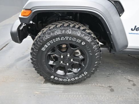 Used 2023 Jeep Wrangler Unlimited w/ 8.4" Radio Group AWD/4WD image 24
