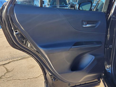 Used 2023 Toyota Venza Limited image 4