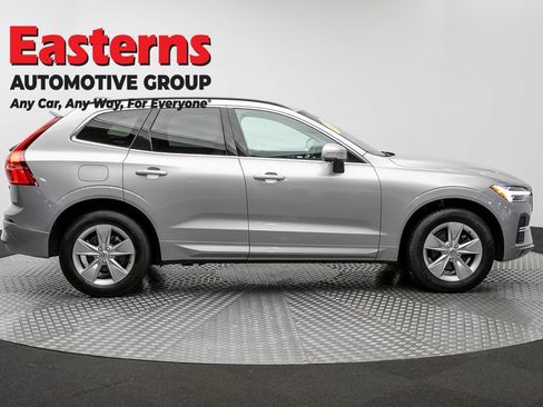 Used 2022 Volvo XC60 B5 Momentum AWD/4WD image 3