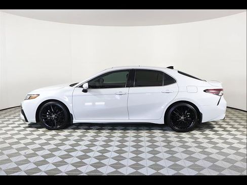 Used 2023 Toyota Camry XSE FWD image 3
