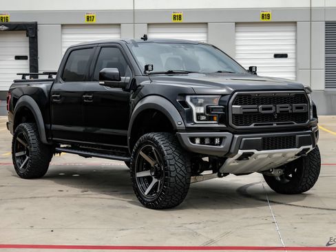 Used 2019 Ford F150 Raptor w/ Equipment Group 802A Luxury AWD/4WD image 23