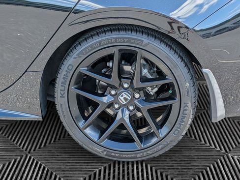 Used 2022 Honda Civic Sport image 9