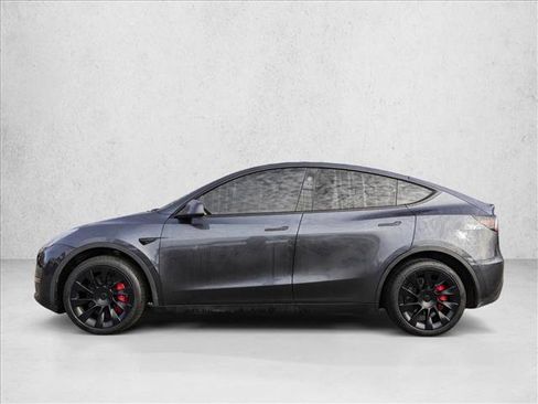Used 2024 Tesla Model Y Long Range image 8