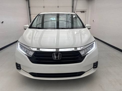 Used 2023 Honda Odyssey Elite image 2