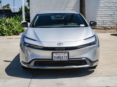 Certified 2023 Toyota Prius XLE FWD image 4