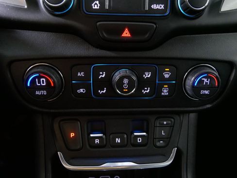 Used 2019 GMC Terrain SLT w/ Preferred Package image 26