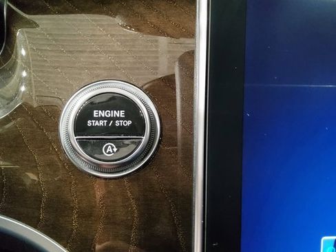 Used 2022 Mercedes-Benz C 300 Sedan image 32