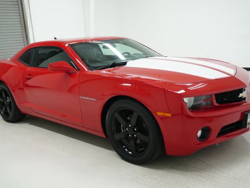 Used 2013 Chevrolet Camaro LT image 3